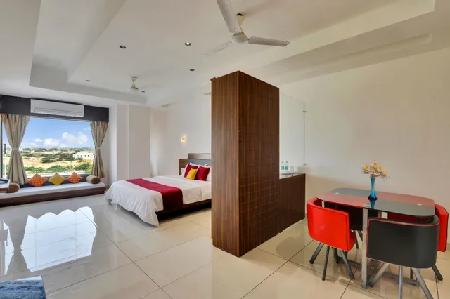 Super, Deluxe، Goverdhan Greens Resort Dwarka 1/1