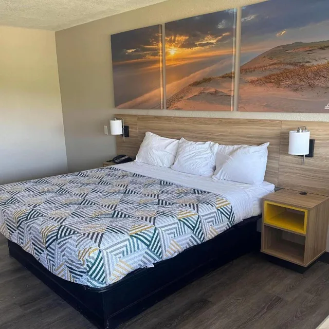 جناح بسرير كينج وسريرين مزدوجين بغرفتي نوم، Days Inn by Wyndham Kansas City Northeast 4/9