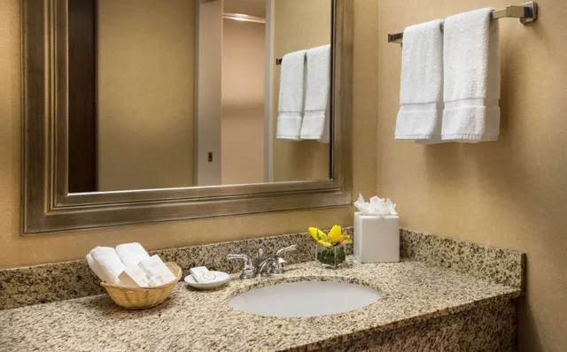 Room, 2 Double Beds, Coast Gateway Hotel SeaTac 3/4