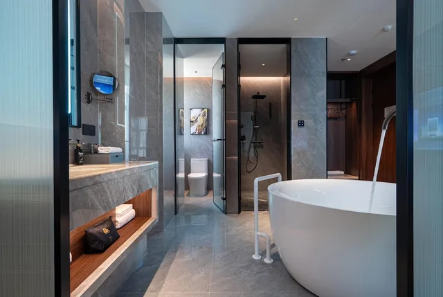 Premium, King Bed, Days Hotel by Wyndham Changsha East 5/6