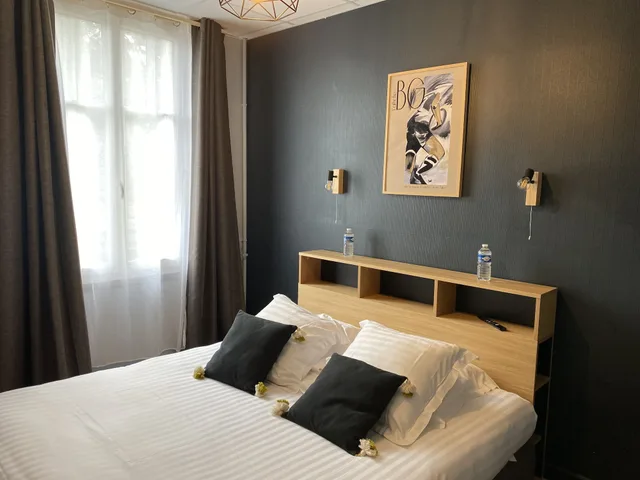 جناح عائلي بسرير كوين وسريرين منفصلين بغرفتي نوم، Citotel Le Chapon Fin 7/10