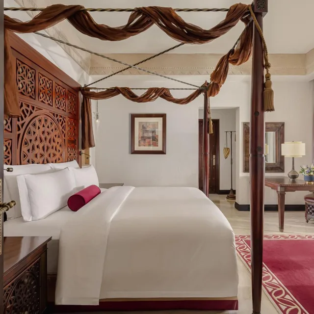 جناح كبير بسرير كينج بإطلالة على البحر، Sharq Village & Spa, a Ritz-Carlton Hotel 1/2