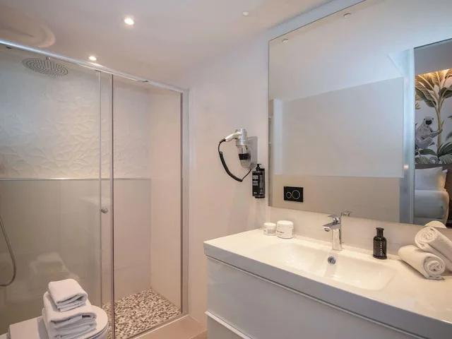 غرفة قياسية بسريرين منفصلين، Ibis Styles Beaulieu Sur Mer 3/5