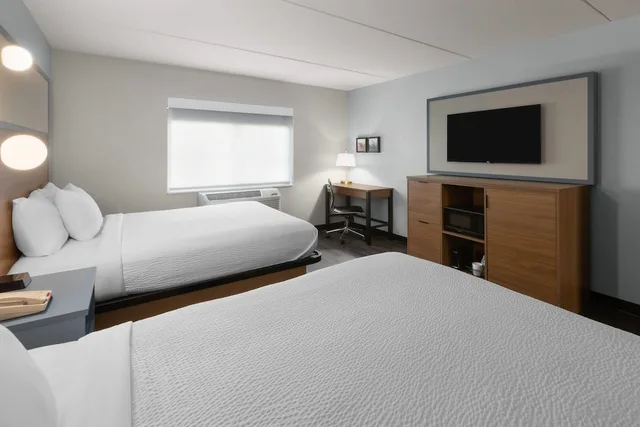 غرفة بسريرين كوين يُسمح فيها بالحيوانات الأليفة، Americinn By Wyndham Douglas/Saugatuck 5/6