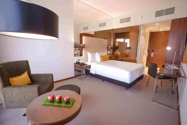 Centro, Queen Bed, High Floor، سنترو كورنيش الخبر من روتانا(Centro Corniche Al Khobar By Rotana) 3/5