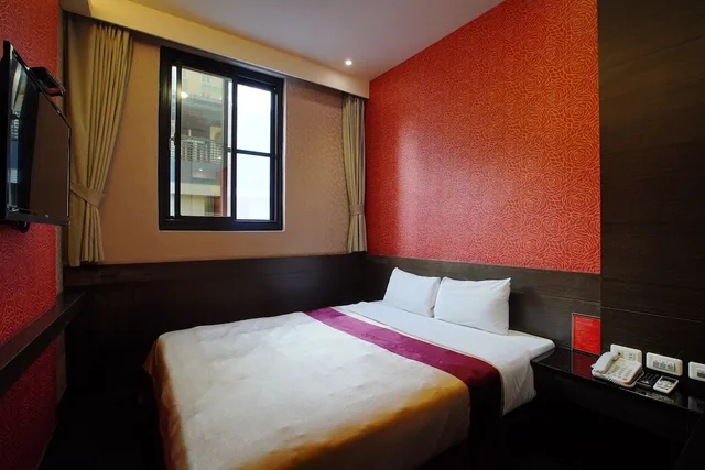 Business, Double Bed, Happy 1/9