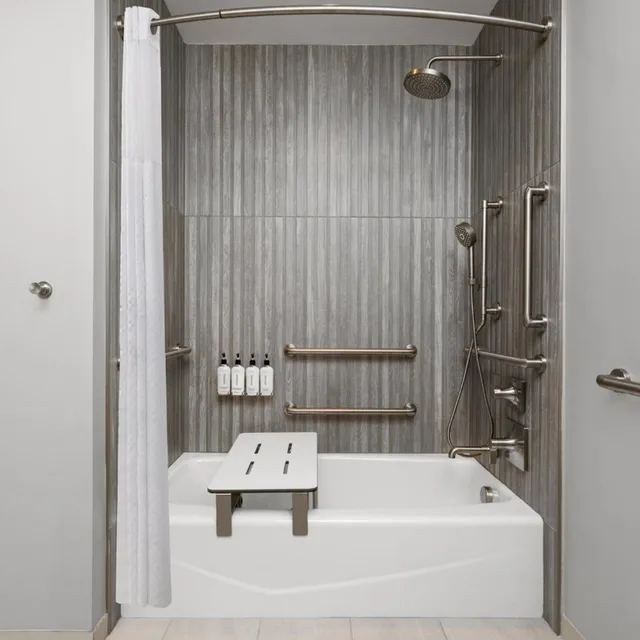 غرفة قياسية بسريرين كوين بحوض استحمام لذوي الإعاقة، Even Hotel Orlando Universal Blvd By Ihg 9/9