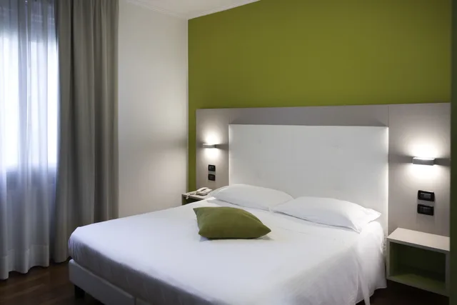 غرفة قياسية بسرير كوين، Hotel Milano Palmanova 1/3