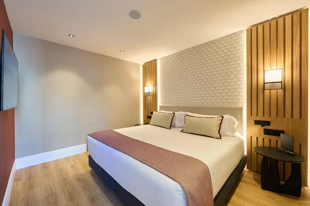 جناح ديلوكس مفرد بمسبح خاص، Hotel Catalonia Ramblas 1/3