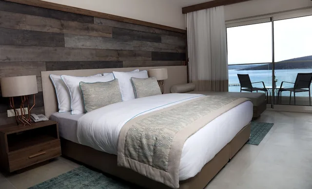 غرفة سوبيريور بسرير مزدوج بإطلالة على البحر، Design Plus Seya Beach Hotel 1/3