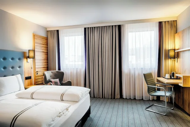غرفة بسريرين منفصلين لذوي الإعاقة، Premier Inn Lindau Hotel 2/6