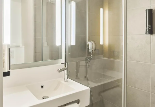 غرفة سوبيريور بسرير مزدوج، B&B Hotel Versailles Rocquencourt 3/4