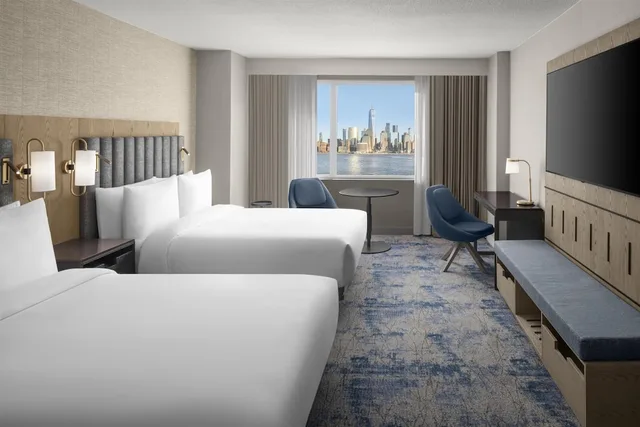غرفة بسريرين مزدوجين بإطلالة على النهر والمدينة، Hyatt Regency Jersey City on the Hudson 3/7