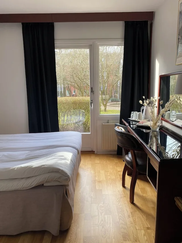 غرفة قياسية بسريرين منفصلين، Hotel Djingis Khan 3/5