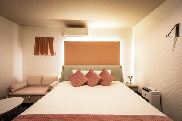 Royal, Suite, King Bed, Electronic Cigarette Only, Smoking، Design Hotel Blax 2/7