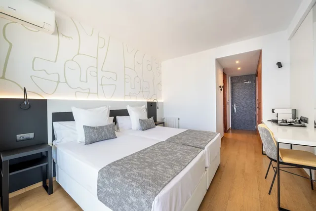 Superior, Twin Beds, Ocean View, Terrace, Climia Benidorm Plaza 1/8