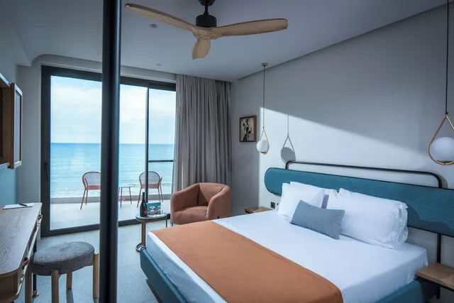 غرفة بسرير كوين بإطلالة على البحر، Harmony Boutique Resort - Adults Only 1/1