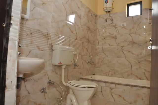 Grand, 3 Beds, Corner, Hotel Aicon Palace 2/2