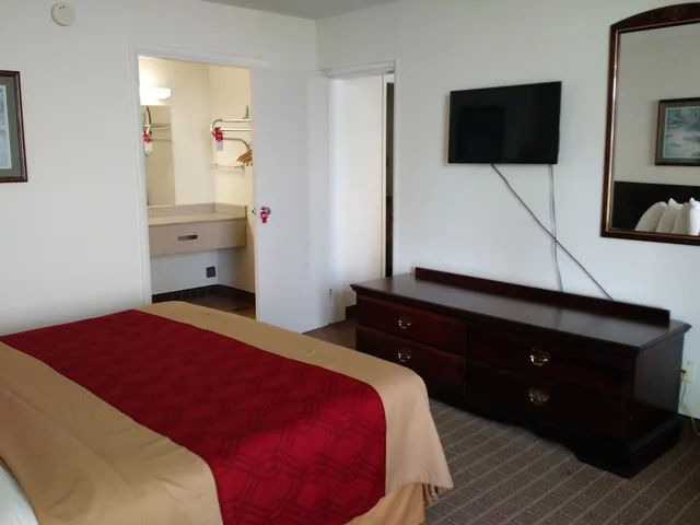 غرفة بسرير كينج، Econo Lodge Thomasville 7/10