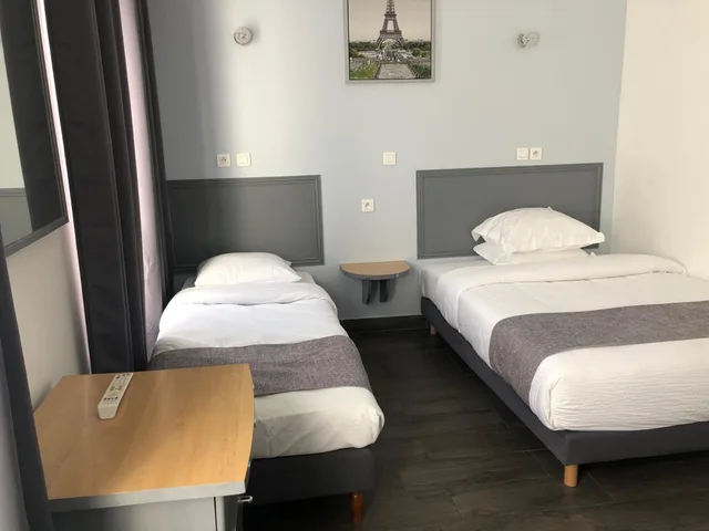 غرفة ثلاثية، Hotel Clauzel 3/7