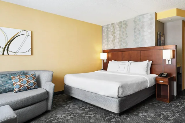 غرفة بسرير كينج لذوي الإعاقة، COURTYARD NEWARK DOWNTOWN 1/4