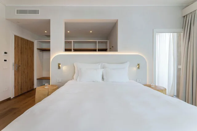 Premium, Suite, Lake View, Hot Tub, Suisse 3/10