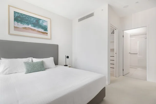 2 Bedrooms, King and Twin Beds, ULTIQA Signature at Broadbeach 1/5