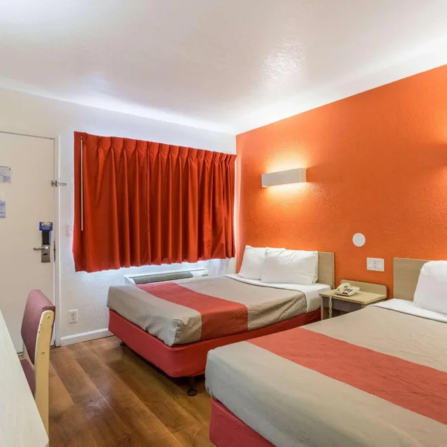 غرفة رباعية للمدخنين، Motel6 Albuquerque, NM - Northeast 4/8