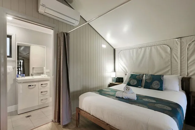 Safari, Deluxe, Tent, 2 Bunk Beds, Queen Bed، Discovery Parks Dubbo 1/2