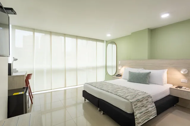 غرفة سوبيريور بسرير مزدوج بإطلالة، Suite Comfort Hotel 2/5