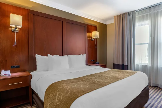 جناح بسرير كينج، Comfort Suites Visalia - Convention Center 2/3