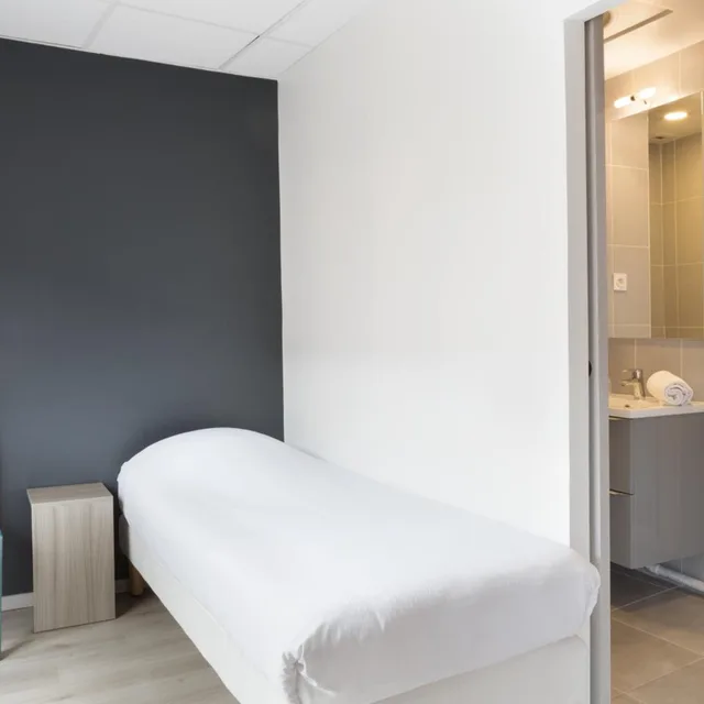 غرفة مفردة، Lille City Hotel 4/11