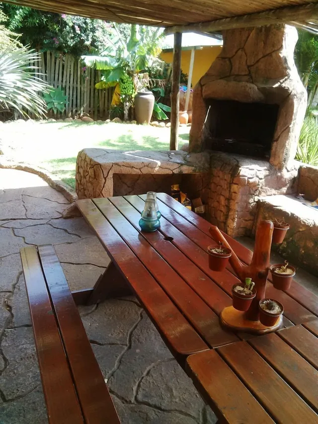 Flintstones Guest House Durban، ديربان 39/52