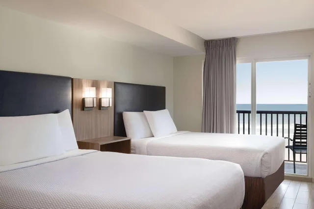 Suite, Ocean Front, La Quinta Inn & Suites by Wyndham Oceanfront Daytona Beach 1/1