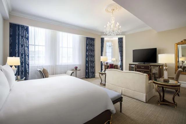 Junior Suite, Waldorf Astoria Washington DC 1/4