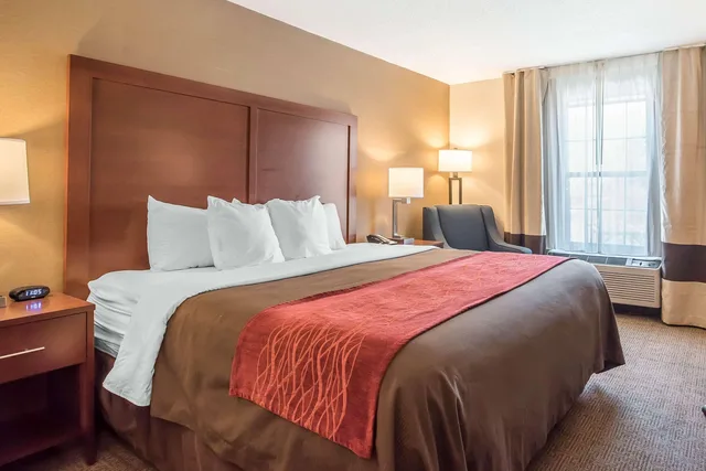 غرفة بسرير مزدوج، Comfort Inn South Portland Airport 3/4