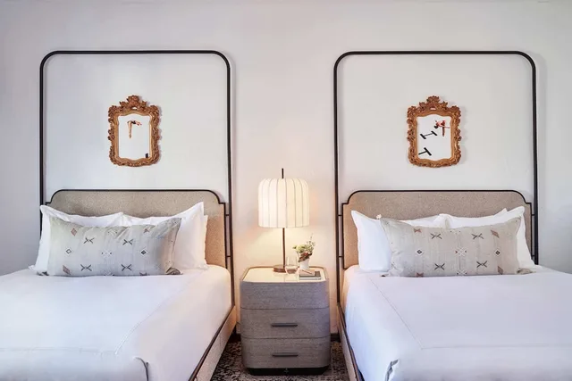 Standard, 2 Queen Beds, Palmoro House 2/9