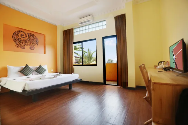 غرفة ديلوكس بشرفة، Central Indochine D Angkor Hotel 1/4