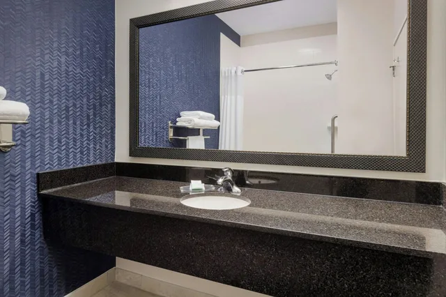 غرفة رباعية بسرير كوين لذوي الإعاقة، Fairfield Inn By Marriott Philadelphia Airport 4/5