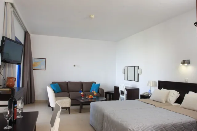 استوديو كلاسيكي بسريرين منفصلين مع أريكة، Marismare Hotel Apartments 1/2