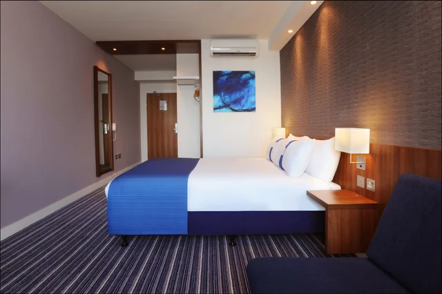 غرفة قياسية بسرير مزدوج مع أريكة، Holiday Inn Express Birmingham - Snow Hill 5/10