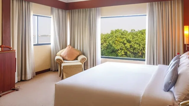 River, Executive, Suite, King Bed، Cambodiana Hotel 3/9