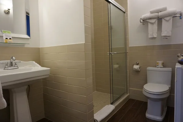 جناح سوبيريور بسرير كينج مع أريكة، Hotel Marie-Rollet 2/3