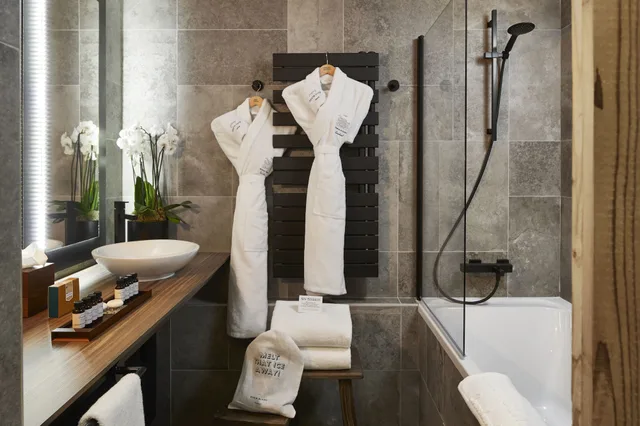 جناح سوبيريور بسرير كينج مع أريكة، Ecrin Blanc Resort Courchevel 3/3