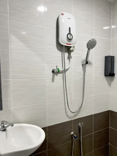 غرفة قياسية ثلاثية، Quee Hotel 3/4