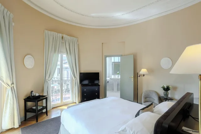 Rotunda, King Bed، Le Cavendish 2/10