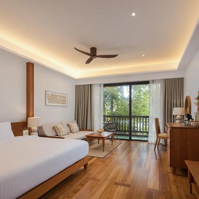 غرفة بسرير مزدوج بإطلالة على المسبح، Khaolak Paradise Resort 1/10