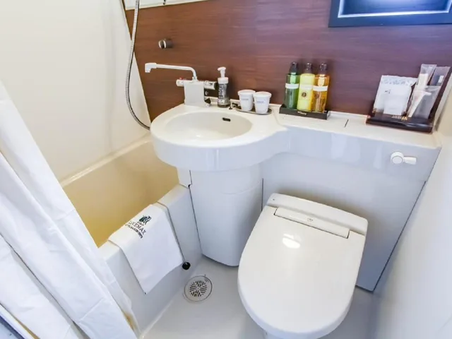 غرفة بسرير نصف مزدوج للمدخنين، Hotel Livemax Premium Osaka Umeda East 2/3