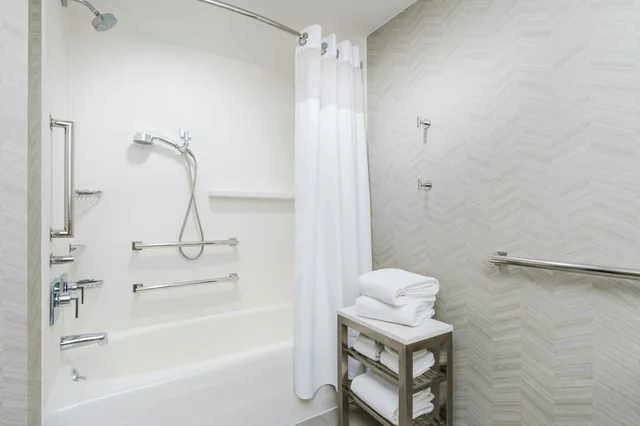 غرفة، Courtyard By Marriott Orlando Downtown 4/8