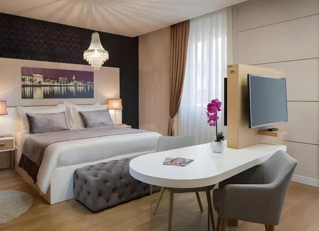 Royal, VIP، Indra Angkor Residence 1/1